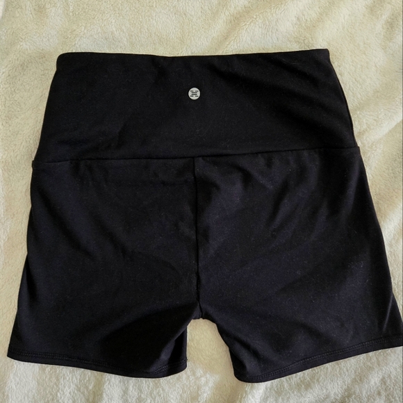 Shorts - Picture 3 of 3